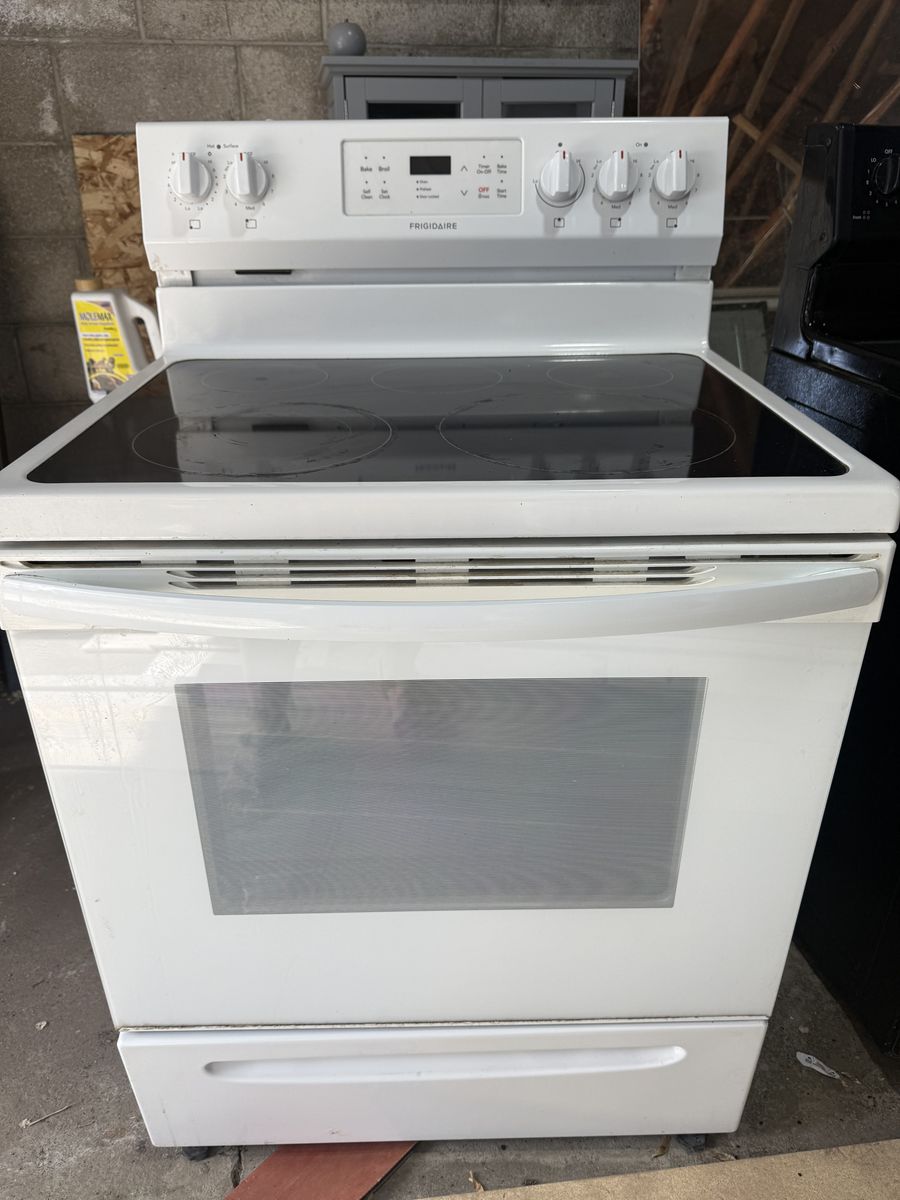 Frigidaire Electric Range Stove Oven