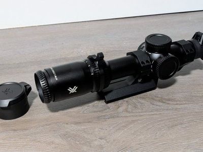 Vortex Strike Eagle 1-8x24 Riflescope AR-BDC3 Reticle with Mount