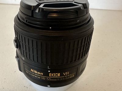 Nikon 18-55mm f/3.5-5.6G II AF-S DX Nikkor Lens