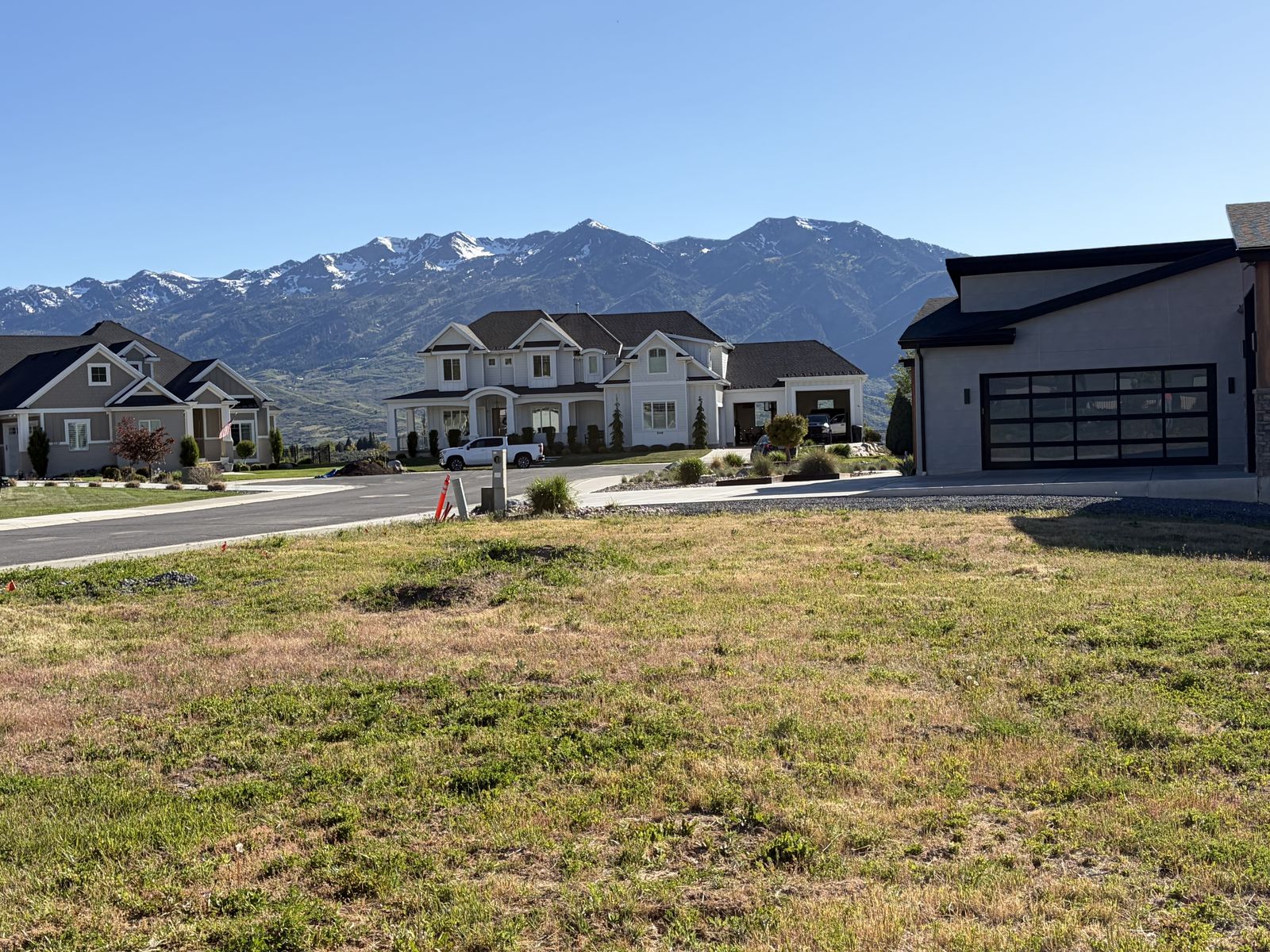 Main image 6