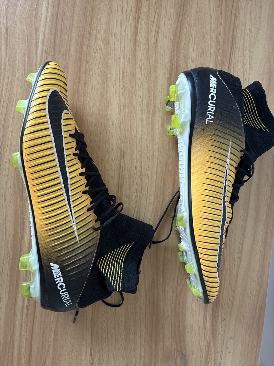 Soccer Cleats , Size 9