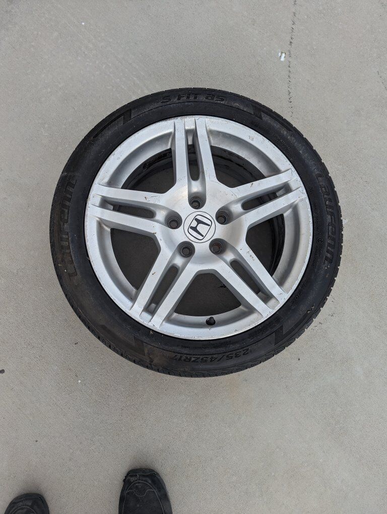 Honda 235x45 17 bolt pattern 5x4.5 17in Single