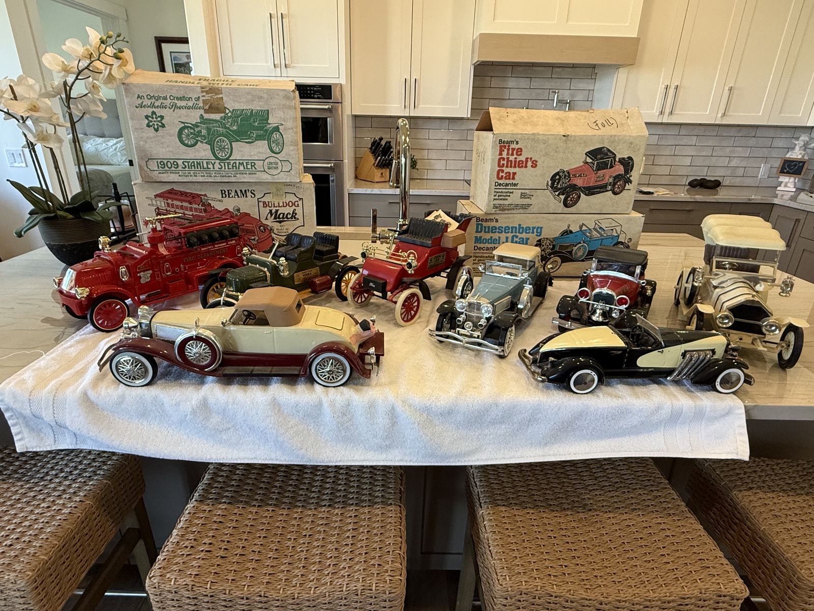 Jim Beam Whiskey Decanter - Antique