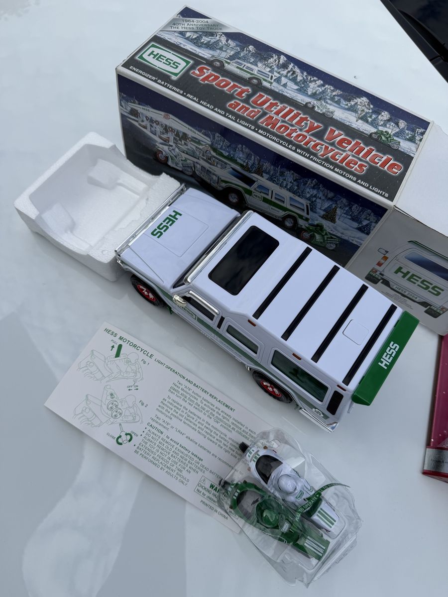 HESS 1994 Sport Utility Vehicle & Motorcycles w/ Friction Motors & Lights - New In Box