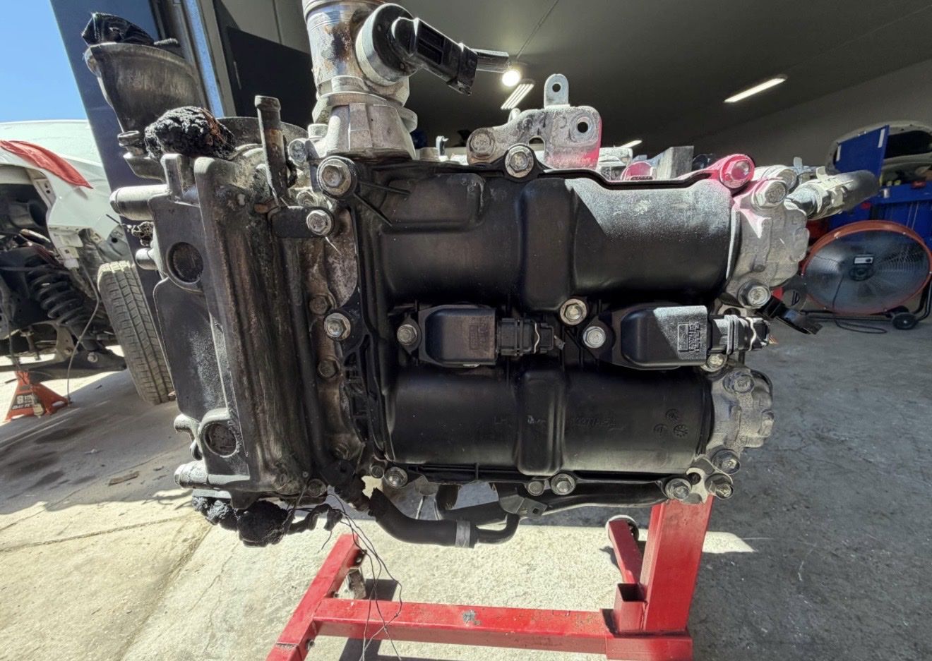 Main image 3