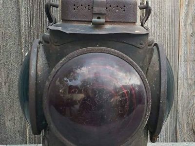 ANTIQUE TRAIN CABOOSE TRAFFIC LIGHT VINTAGE STOP