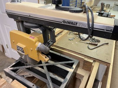 DEWALT SAW 10”