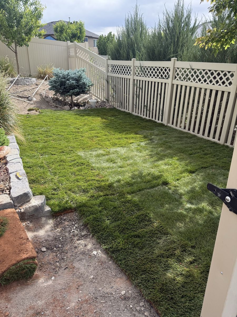 Vantage Landscaping LLC - Sod, Sprinklers, and all types of Fencing