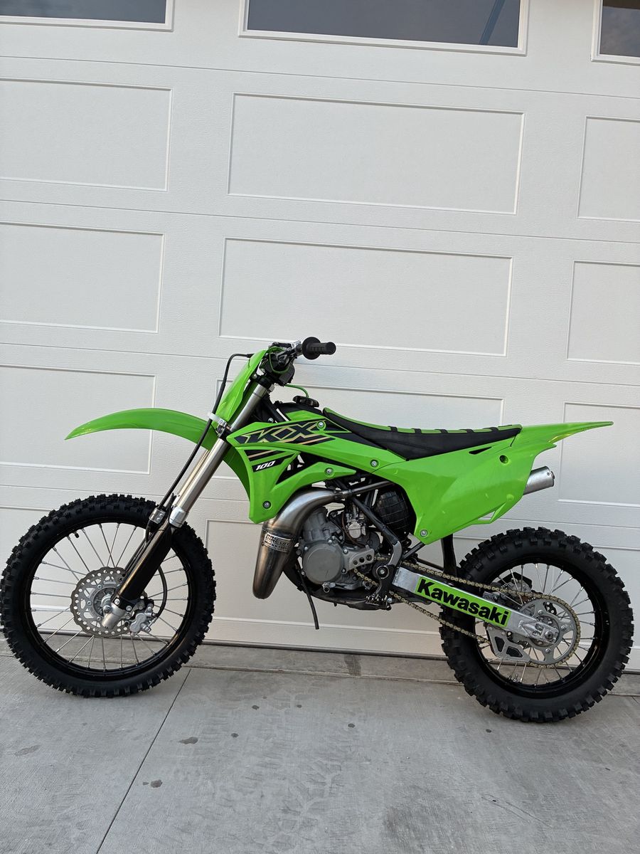 Kawasaki KX100 Dirt Bike - Excellent Condition Green Motocross Motorcycle KX 100 k x 100
