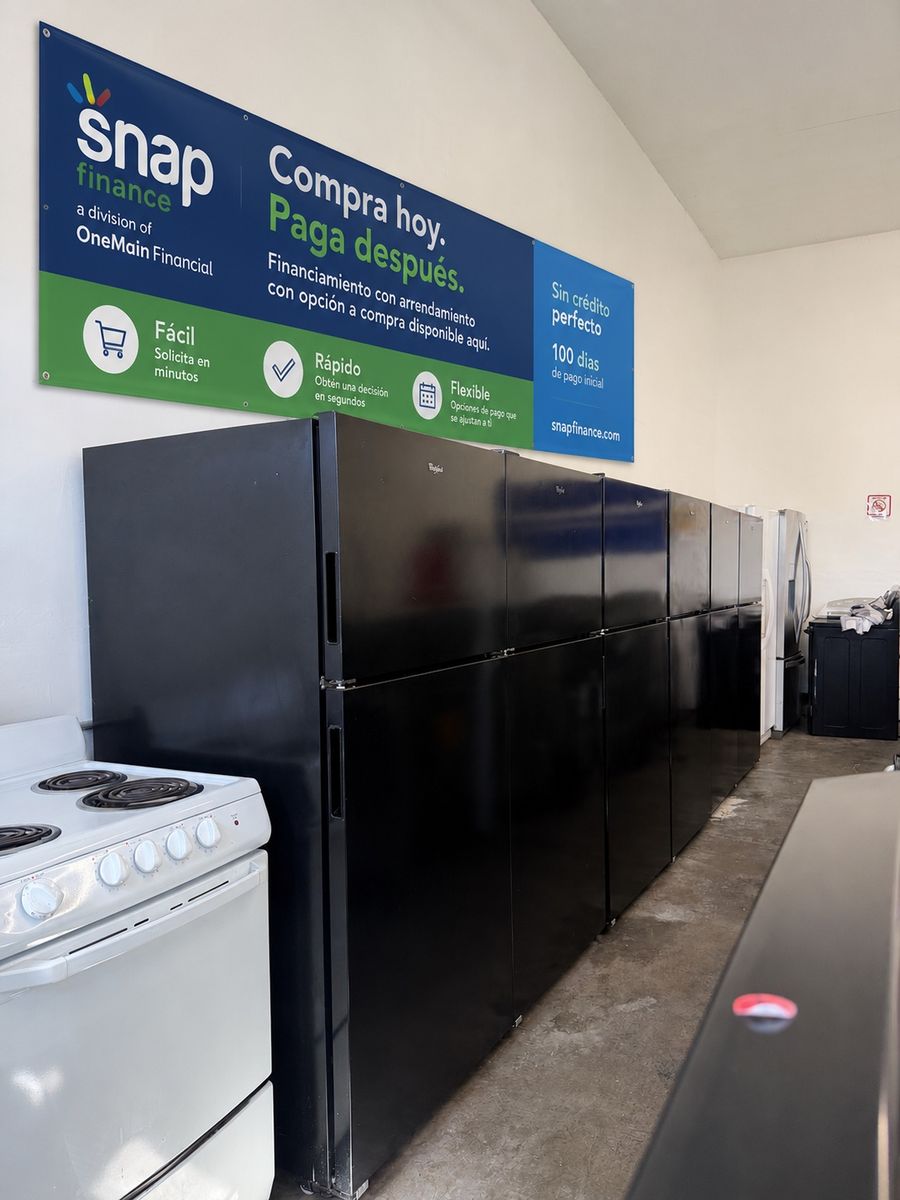 Whirlpool Black Refrigerator - Top Freezer with Ice Maker