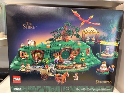 LEGO Icons The Shire 10354 Lord of the Rings Set - 2017 Pieces, Bilbo Baggins' Home