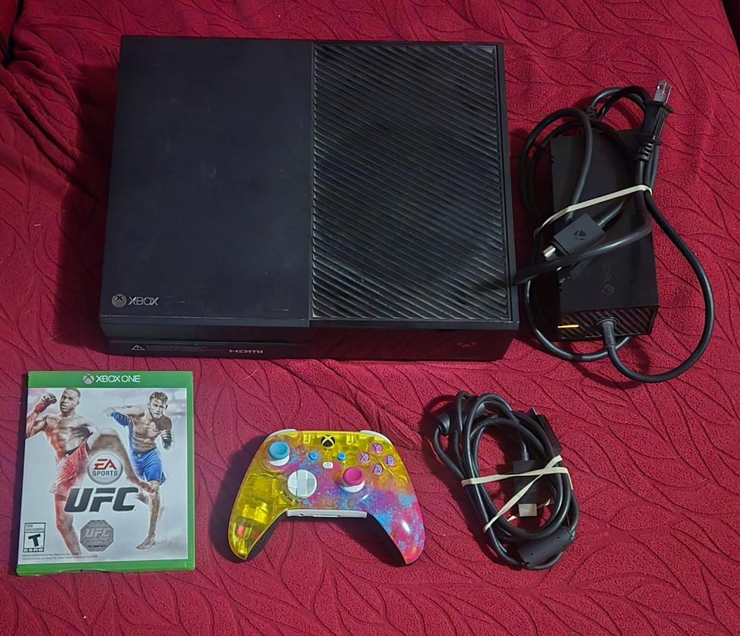 500gb Xbox One with a Forza Horizon 5 controller! Trades considered!