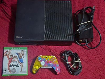 500gb Xbox One with a Forza Horizon 5 controller! Trades considered!
