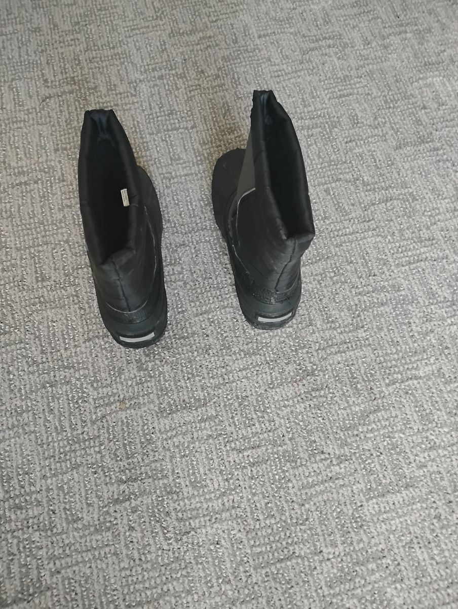 Snow boots