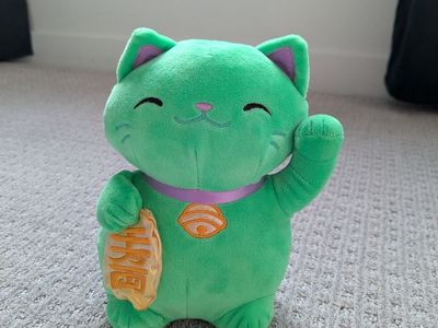 Maneki-Neko Lucky Cat Plush Toy - green