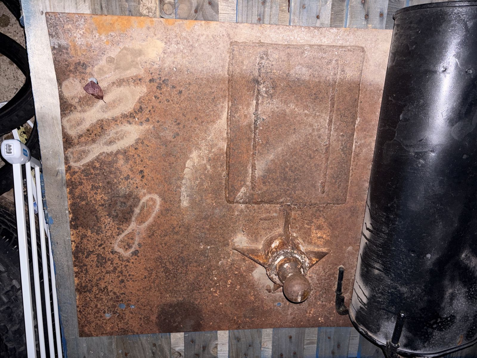 Heavy Duty Steel Hitch Plate with Gooseneck Ball 30” by 40” $100 OBO