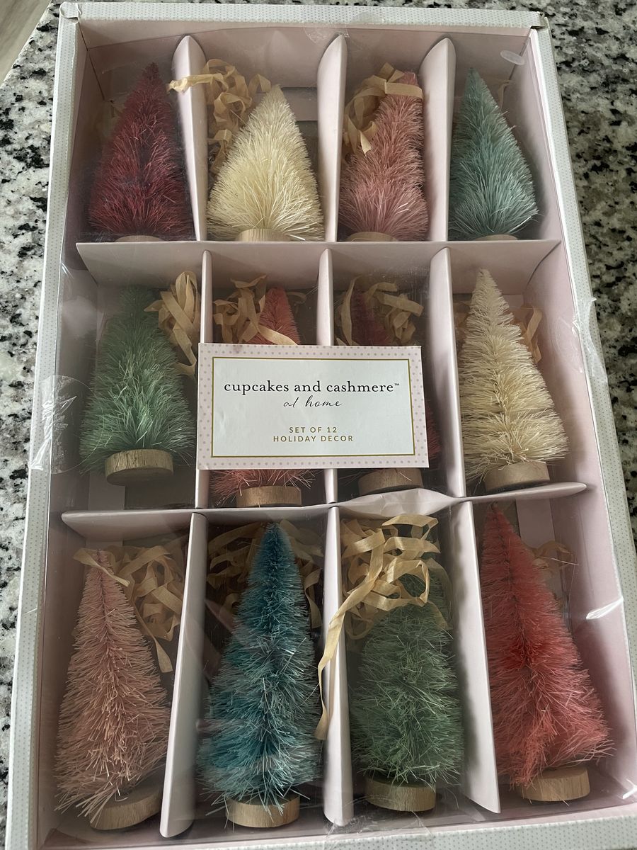 Pastel  Christmas Bottle Brush Trees cupcakes