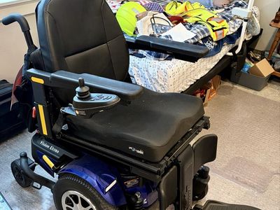 Electric Wheelchair- Like NEW