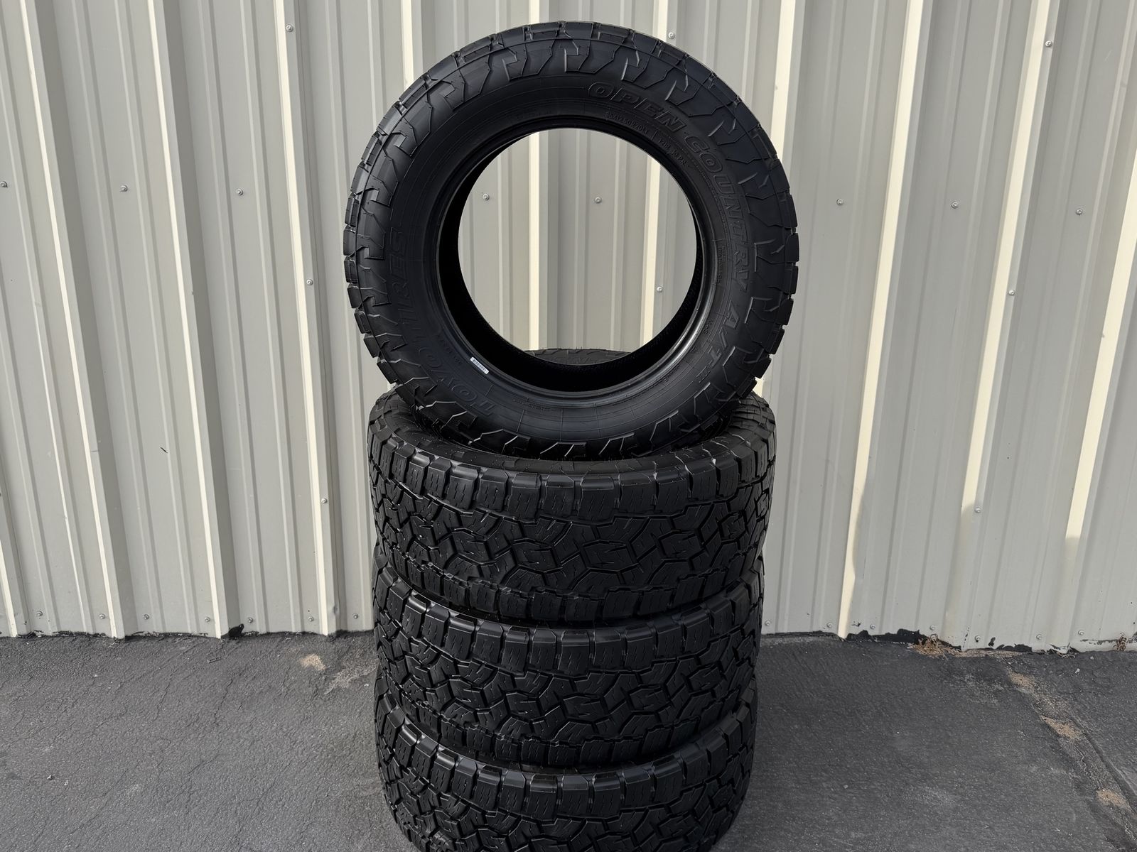 Set of 4 Toyo Open Country A/T 35x12.50R20LT Tires