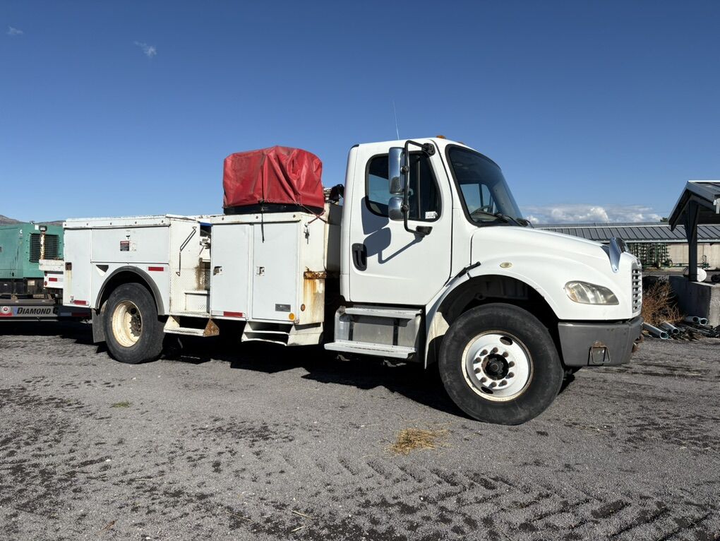 2005 Freightliner Service Truck