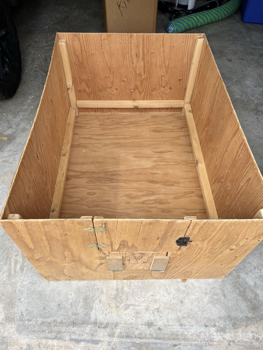 Whelping Box And Supplies