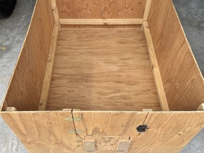 Whelping Box And Supplies