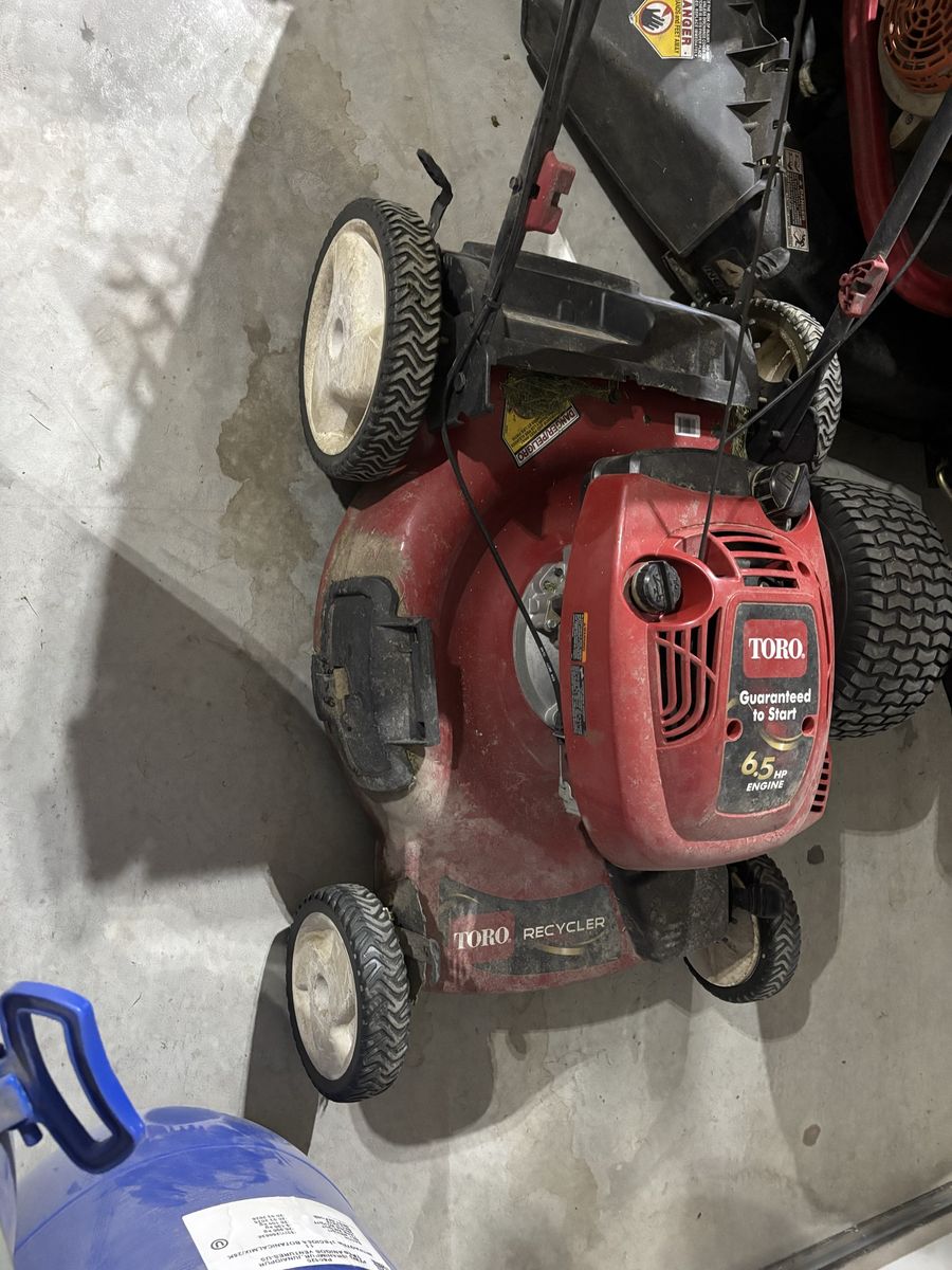 Toro Recycler 6.5 HP Gas Walk-Behind Lawn Mower - Guaranteed to Start