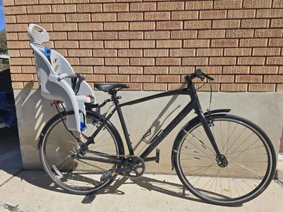 Specialized Sirrus bike with Schwinn deluxe child