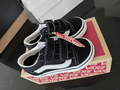 Vans Old Skool V Checkerboard Shoe - 5.5T