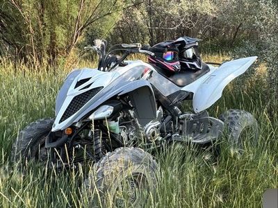 Yamaha Raptor 700R ATV Quad in White - Excellent Condition, Ready for Adventure