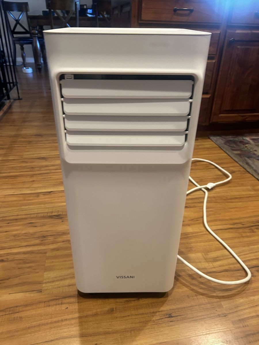 Vissani 5,000 BTU 115V Portable Air Conditioner - White, Used, Excellent Condition