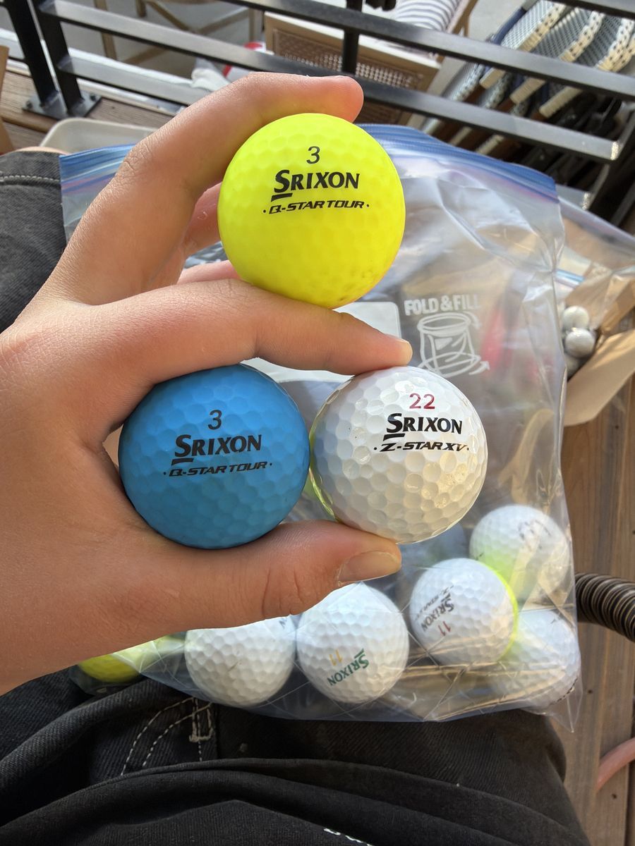 Lot of 12 High quality Srixon golf balls