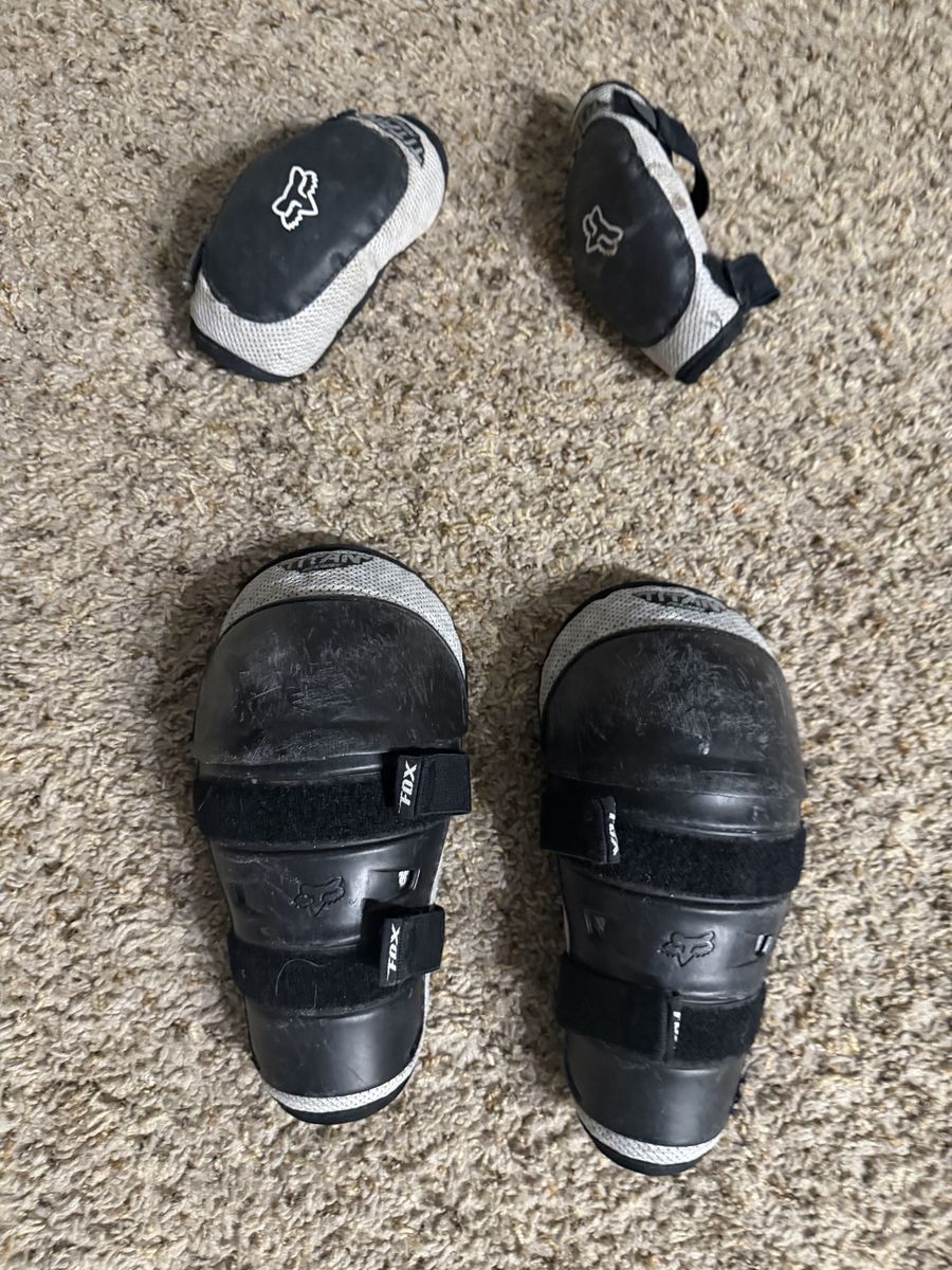 Peewee fox kids knee and elbow pads