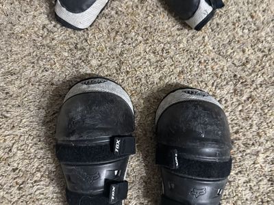 Peewee fox kids knee and elbow pads