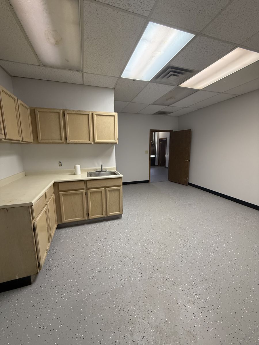 Main image 7