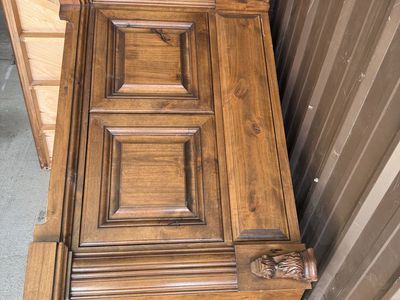 Solid corner tv stand
