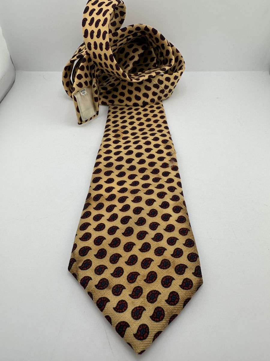 Vintage Magill's Burton Ltd NY Imported Wool Paisley Necktie Beige Red Blue Read