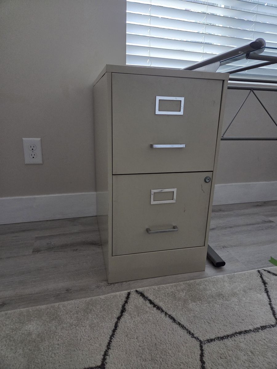 Filing cabinet, 2 drawers