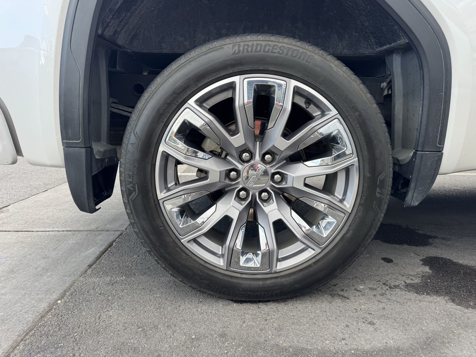 22” GMC Denali Wheels Tires 2024 Sierra 