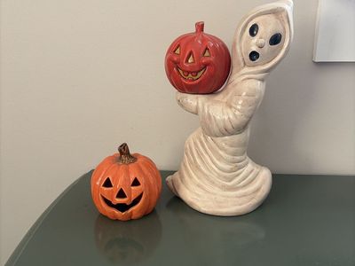 Halloween ghost holding JOL vintage