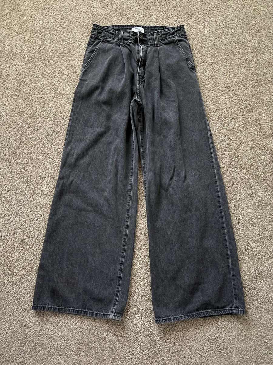 Denizen from Levi's Loose Wide Leg Jeans Black, Size 2 pants