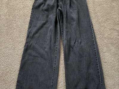 Denizen from Levi's Loose Wide Leg Jeans Black, Size 2 pants