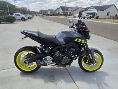 Yamaha FZ-09 Sport Motorcycle - Gray/Yellow - 8,383 Miles