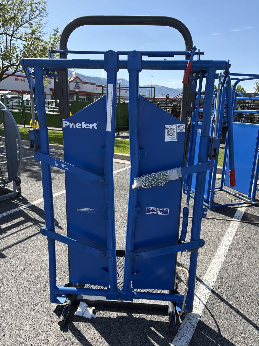 Priefert Head Catch and Stand