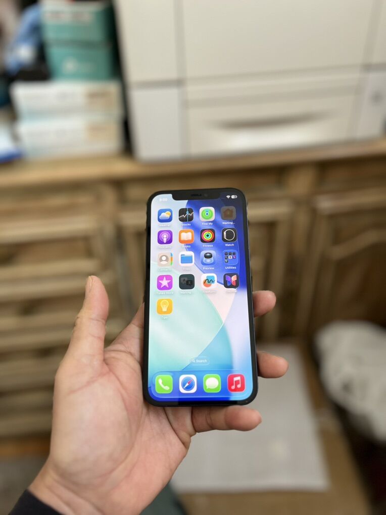 Iphone 12,128gb. So Nice , Unlocked