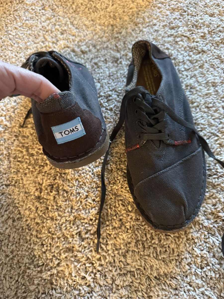 TOMS Dark Gray M 9.5