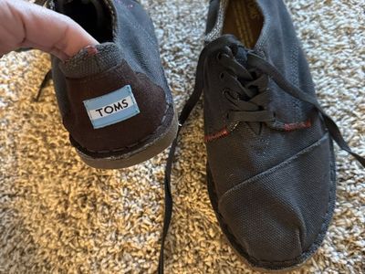 TOMS Dark Gray M 9.5
