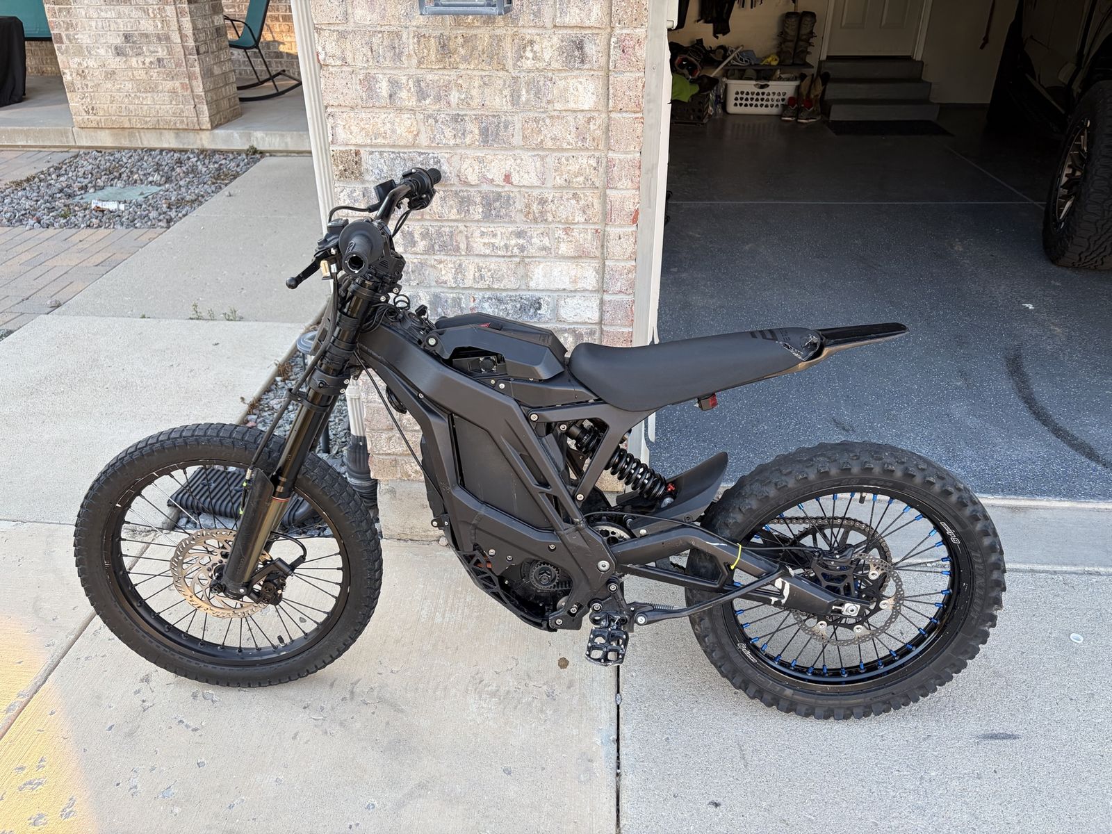 Eride Pro SS 3.0 Electric Dirt Bike - Warp 9 Wheels, Pro Taper Bars, Fast Ace Suspension