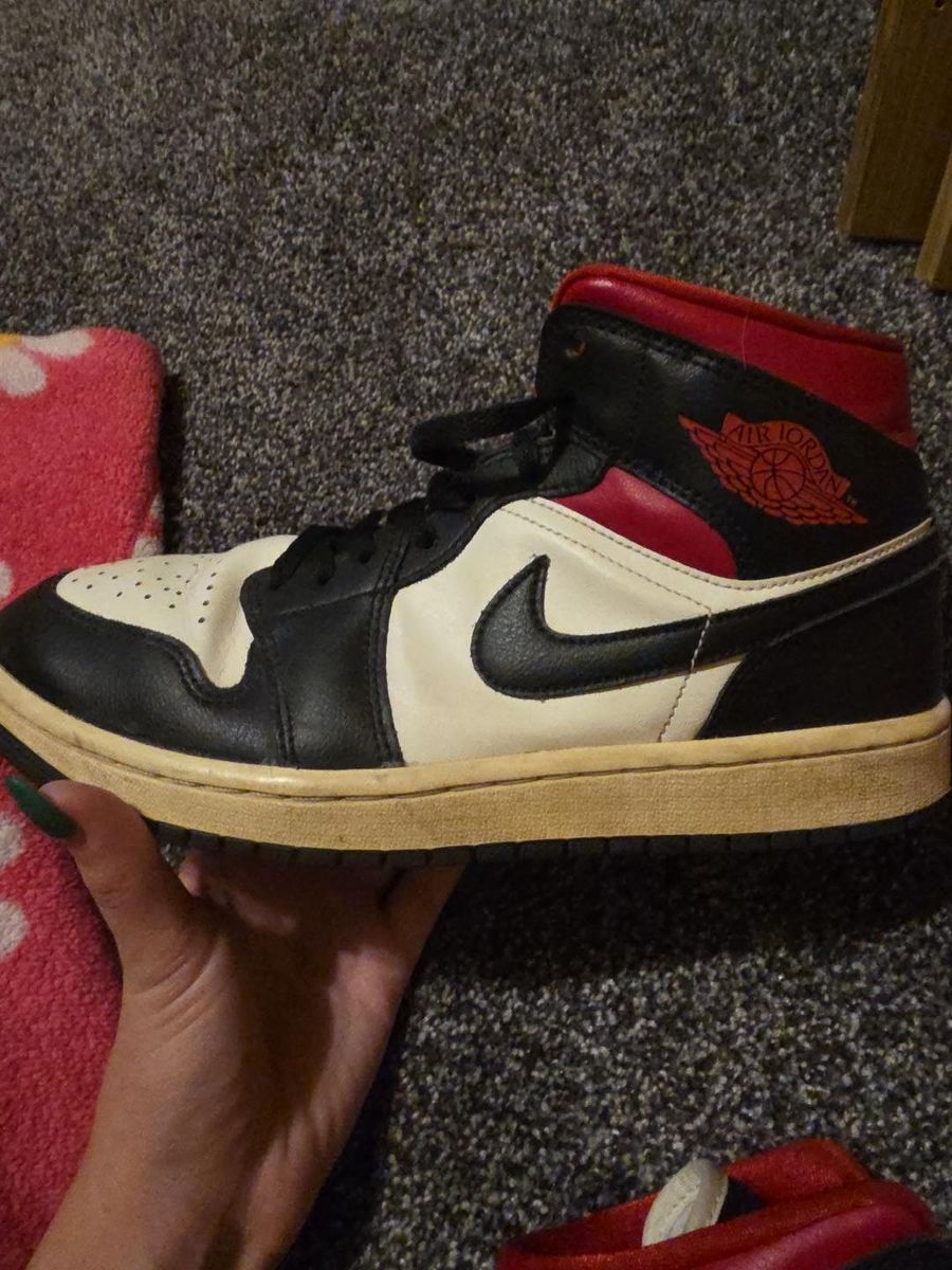 Nike Air Jordan 1 Mid Black Gym Red White Size 9 