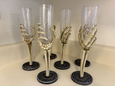 Skeleton Hand Glasses